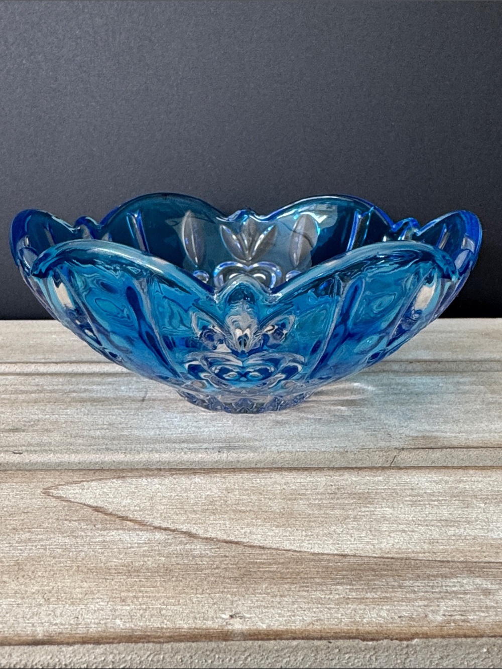 VTG Studio "Queen Elizabeth Collection" Crystal Blue Heart Cut Candy Dish Bowl
